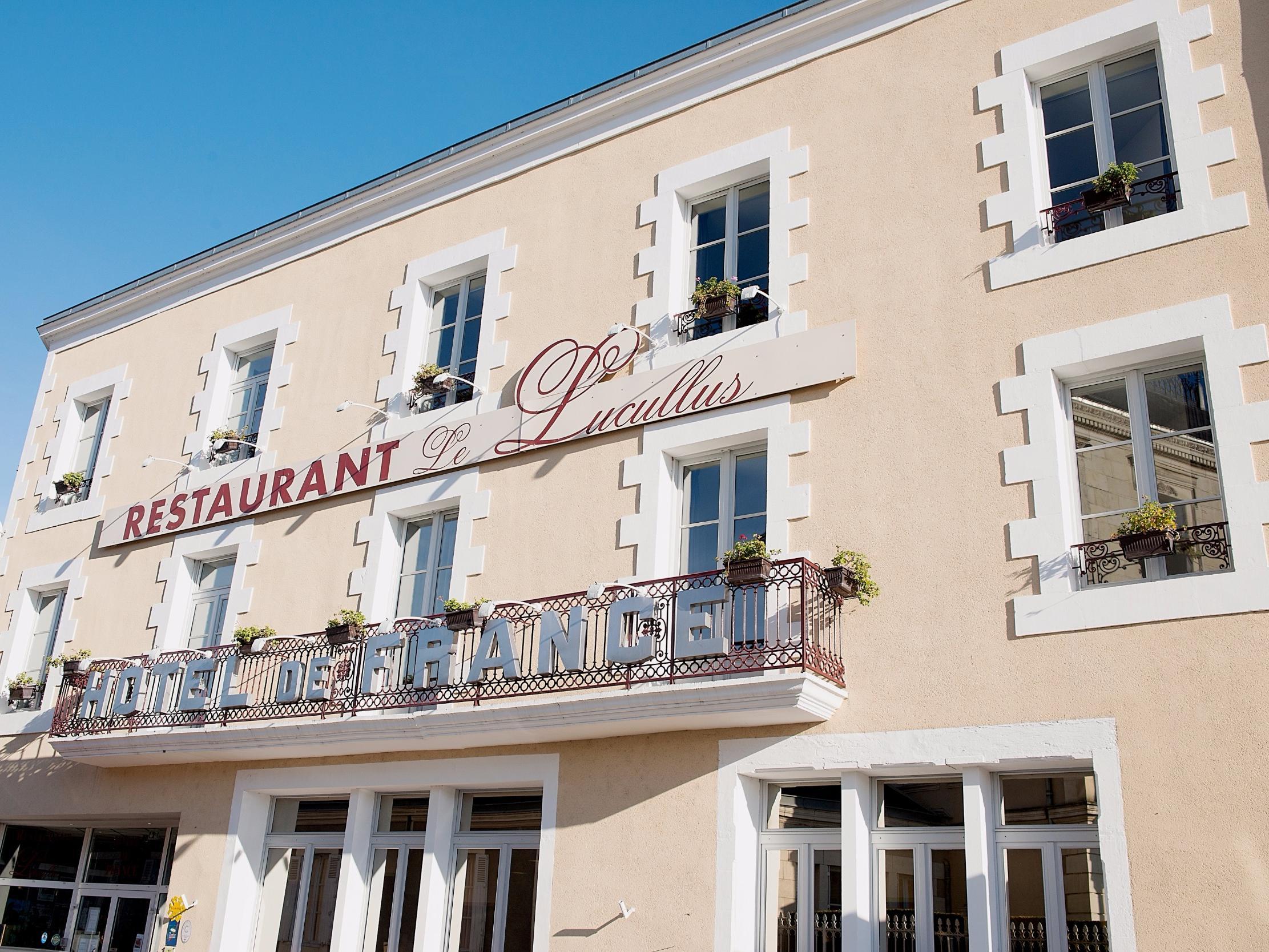 Logis Hotel De France Restaurant Le Lucullus มองต์มอริญอง ภายนอก รูปภาพ