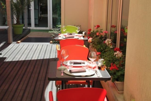 Logis Hotel De France Restaurant Le Lucullus มองต์มอริญอง ภายนอก รูปภาพ